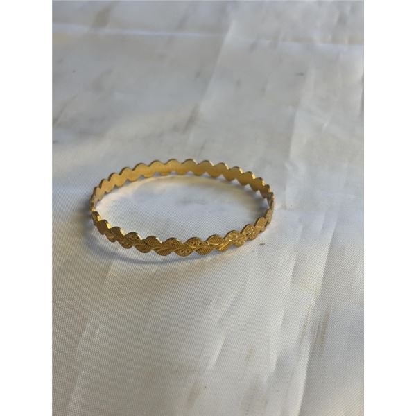 18K GOLD PLATED BANGLE