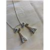 Image 2 : PAIR OF EIFFEL TOWER PENDANTS ON CHAIN BEST FRIENDS NECKLACE