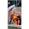 Image 2 : PLASTIC TOTE AND BOX OF HALLOWEEN DECORATIONS