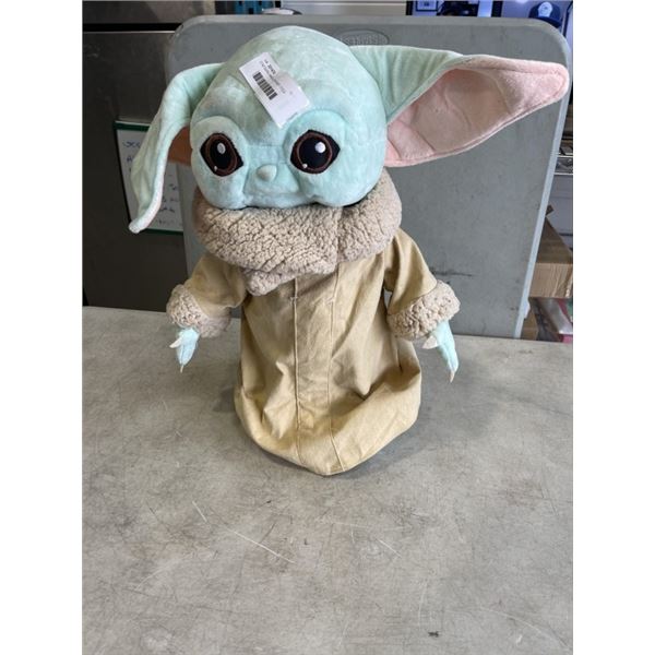 STAR WARS MANDALORIAN BABY YODA PLUSHIE