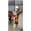 Image 3 : 2 HANGING SKELETONS AND A HANGING SCARECROW