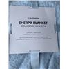 Image 2 : TWO NEW BLUE NOTES LIGHT SHERPA BLANKETS