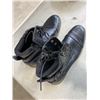 Image 3 : BLACK BACKPACK, SIZE 13 LEATHER SHOES AND 2 PAIRS GLOVES