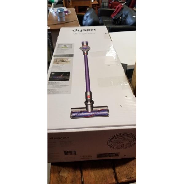 DYSON V8 ORIGIN PLUS CORDLESS STICK VACUUM - TESTED WORKING