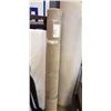 Image 1 : AREA CARPET. 5' X 7'. BEIGE