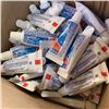 Image 5 : BOX OF 72 NEW SAMPLE SIZE KIDS CREST TOOTHPASTE