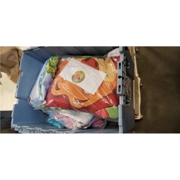 TOTE OF LARGE PARTY BANNERS AND DECOR