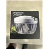 Image 4 : DASH NO-DRIP WAFFLE MAKER, ULTRASCHALL AROMA DIFFUSER, AND VEGETABLE CHOPPER