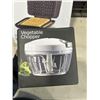 Image 5 : DASH NO-DRIP WAFFLE MAKER, ULTRASCHALL AROMA DIFFUSER, AND VEGETABLE CHOPPER