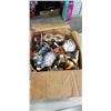 Image 3 : 2 BOXES HALLOWEEN DECORATIONS
