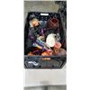 Image 1 : CRATE OF HALLOWEEN DECORATIONS
