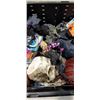 Image 4 : CRATE OF HALLOWEEN DECORATIONS