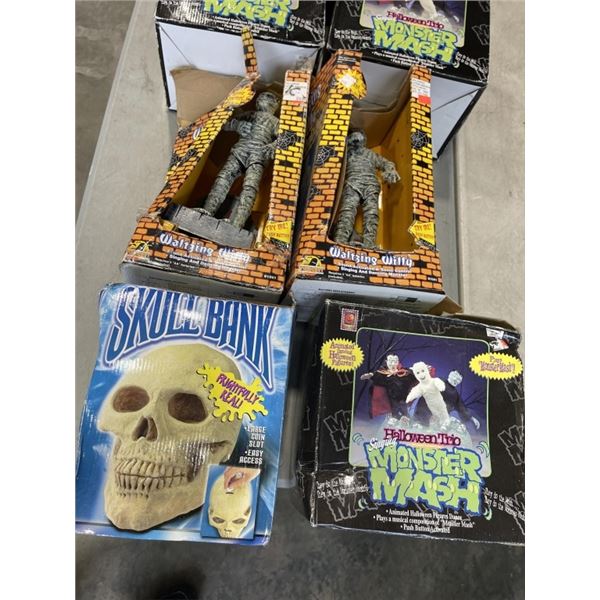 8 VINTAGE HALLOWEEN FIGURES IN BOXES