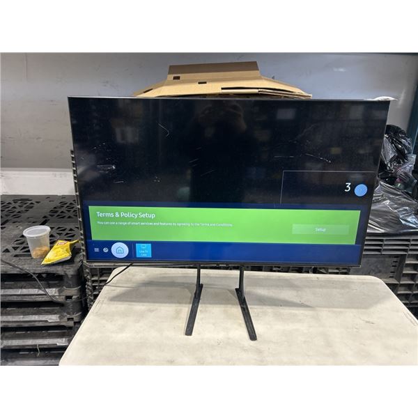SAMSUNG 43" TV. MODEL UN43TU800F. WORKING. HAS SOME SCRATCHES ON SCREEN