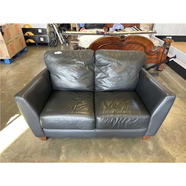BLACK LEATHER LOVESEAT