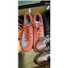 Image 3 : 4 PAIRS SOCCER CLEATS. 2 PAIRS SIZE 7.5, PAIR SIZE 8, PAIR SIZE 8.5