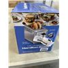 Image 3 : HAMILTON BEACH MODERN 2 SLICE STAINLESS STEEL TOASTER AND HAMILTON BEACH ELECTRIC KETTLE