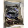 Image 4 : PLASTIC TOTE OF NEW SUNGLASSES