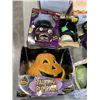 Image 4 : 10 VINTAGE HALLOWEEN FIGURES IN BOXES