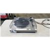 Image 1 : PIONEER QUARTZ-DIRECT DRIVE AUTO-RETURN STEREO TURNTABLE. MODEL PL-S40. WORKING