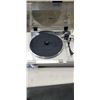 Image 2 : PIONEER QUARTZ-DIRECT DRIVE AUTO-RETURN STEREO TURNTABLE. MODEL PL-S40. WORKING