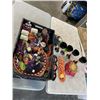 Image 1 : CRATE OF HALLOWEEN DECORATIONS
