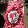 Image 8 : LOT OF LARGE PARTY TABLE COVERINGS AND CYLINDER COVERINGS BARBIE AND FROZEN