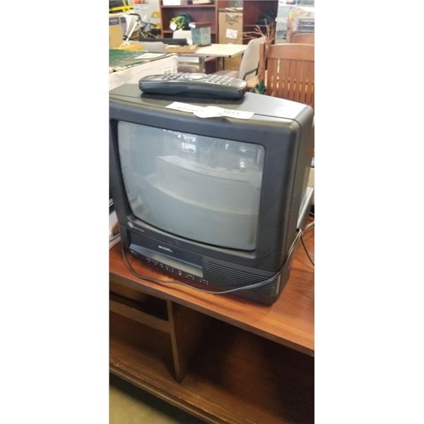 VINTAGE GENERAL ELECTRIC CRT TV/VCR COMBO WITH REMOTE. WORKING