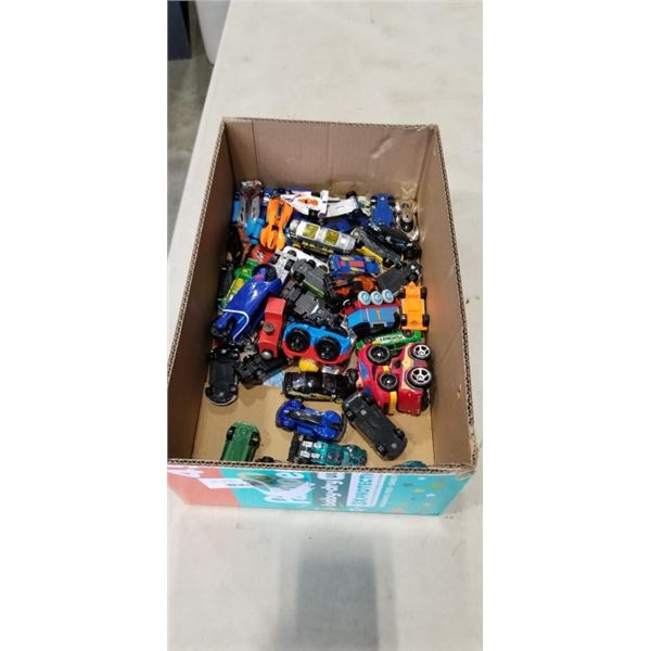 TRAY OF VINTAGE HOTWHEELS & TOY CARS
