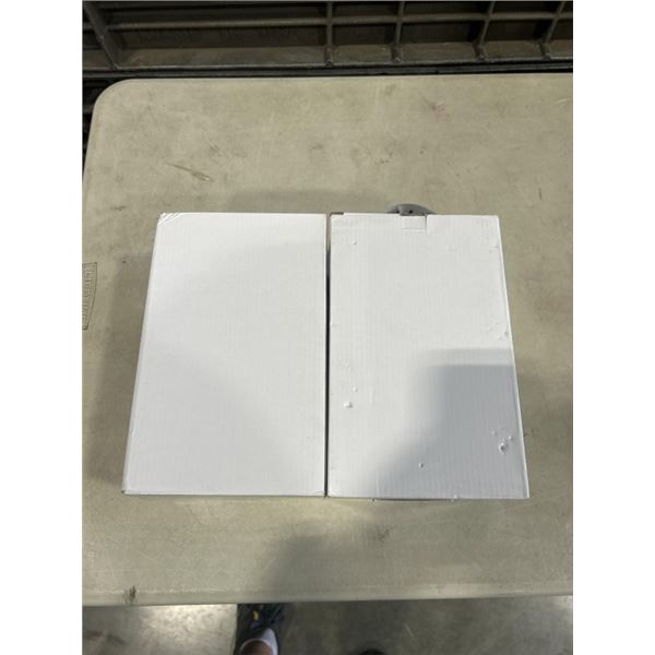 4 NEW  CHANG M LED FLOOD LIGHTS