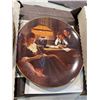 Image 2 : 4 VINTAGE DECORATIVE PLATES