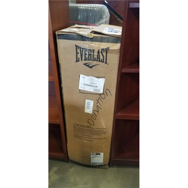 NEW EVERLAST PUNCHING BAG