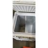 Image 2 : WHITE APARTMENT SIZE DEEP FREEZER, WORKING