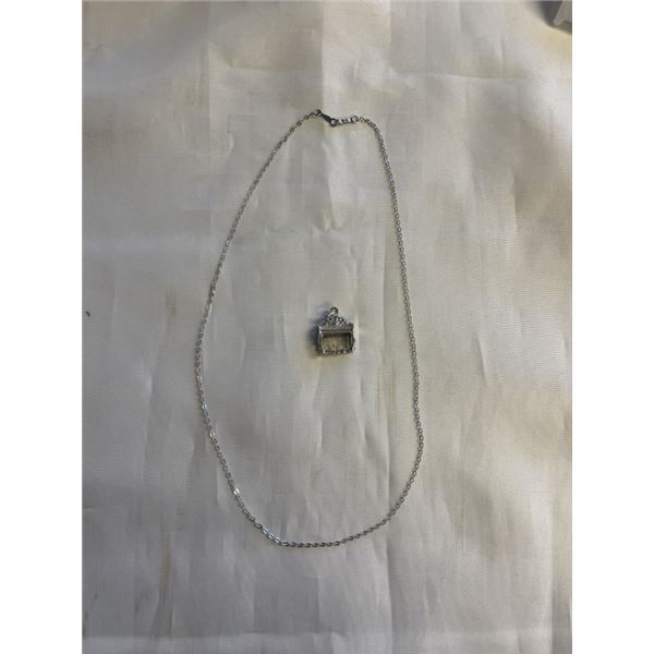 925 STERLING SILVER CHAIN W/ 925 STERLING PENDANT