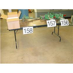 FOLDING TABLE