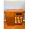 Image 1 : Crosley Chassis Radio Cabinet