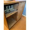 Image 6 : Crosley Chassis Radio Cabinet