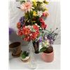 Image 4 : Decorative Vases and Florals