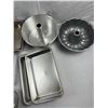 Image 2 : Assortment of Baking Pans