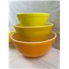 Image 3 : Pyrex Mixing Bowls