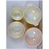 Image 4 : Pyrex Mixing Bowls