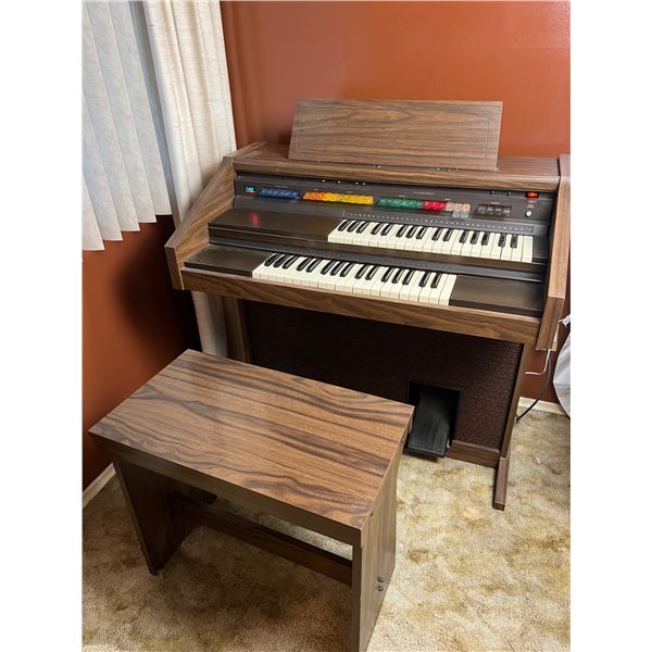Lowrey Electric Organ