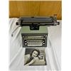 Image 1 : Remington International Typewriter