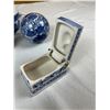 Image 2 : Delftware Decor
