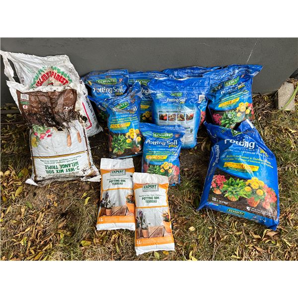 5 Bags of Scotts Mulch