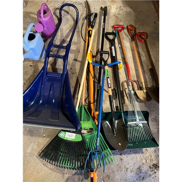 Garden Tool Lot