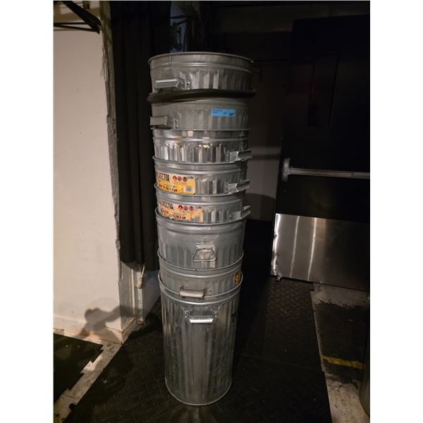 L1 - Group of 8 Steel Recycling Cans, 75L / 16.5 gal