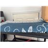 Image 8 : Blue and White RV Woven Rug,