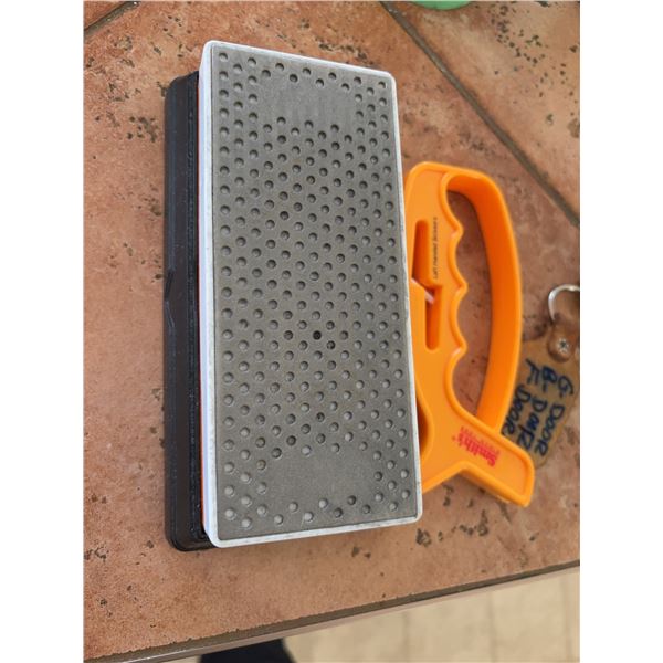 Smith's Knife Sharpener Set With Coarse and Fine Grit, Handheld Yellow Tool