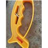 Image 5 : Smith's Knife Sharpener Set With Coarse and Fine Grit, Handheld Yellow Tool